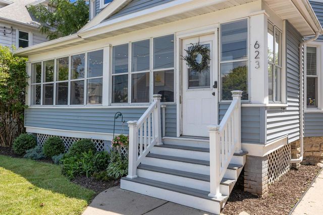 623 W NEW YORK AVENUE, Oshkosh, WI 54901