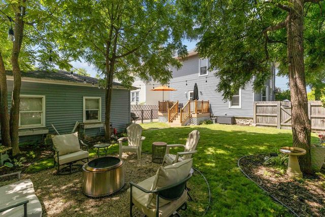 623 W NEW YORK AVENUE, Oshkosh, WI 54901