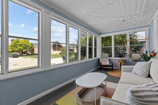 623 W NEW YORK AVENUE, Oshkosh, WI 54901