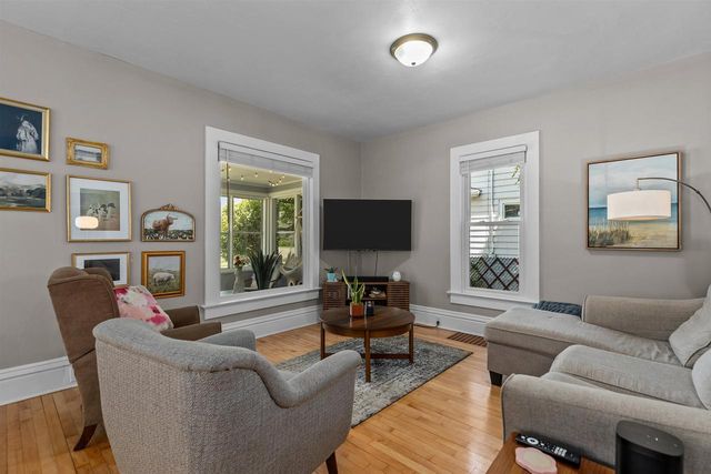 623 W NEW YORK AVENUE, Oshkosh, WI 54901