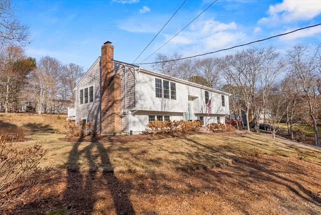 30 Pawtuxet Rd, Plymouth, MA 02360