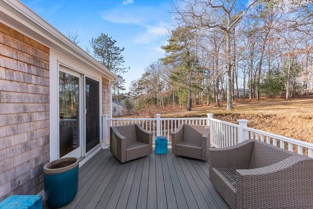 30 Pawtuxet Rd, Plymouth, MA 02360