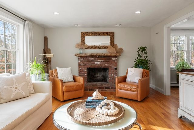 30 Pawtuxet Rd, Plymouth, MA 02360