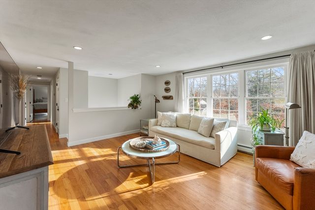 30 Pawtuxet Rd, Plymouth, MA 02360