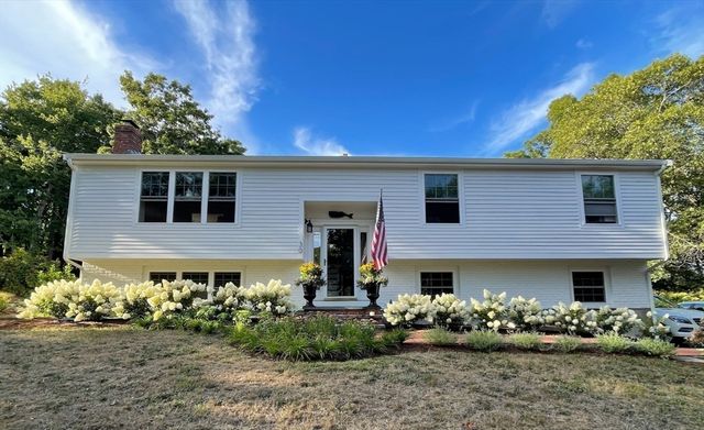 30 Pawtuxet Rd, Plymouth, MA 02360