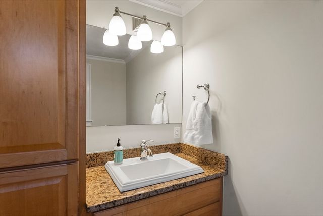 30 Pawtuxet Rd, Plymouth, MA 02360