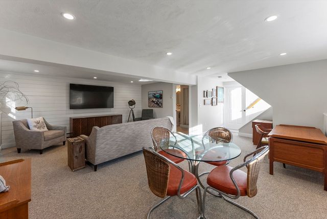 30 Pawtuxet Rd, Plymouth, MA 02360