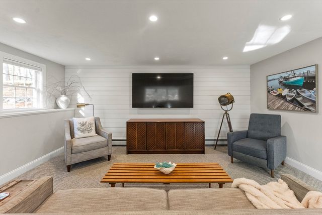 30 Pawtuxet Rd, Plymouth, MA 02360