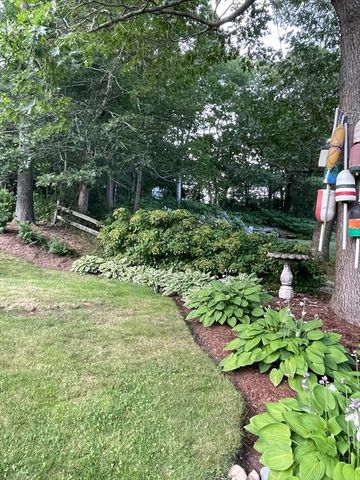 30 Pawtuxet Rd, Plymouth, MA 02360