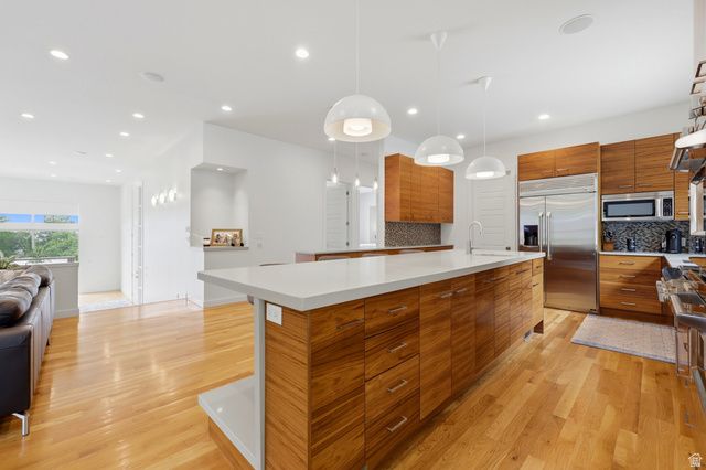 1389 E MILLBROOK WAY, Bountiful, UT 84010