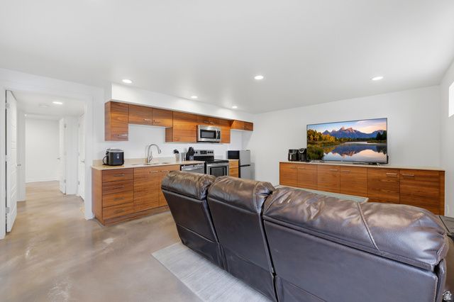 1389 E MILLBROOK WAY, Bountiful, UT 84010