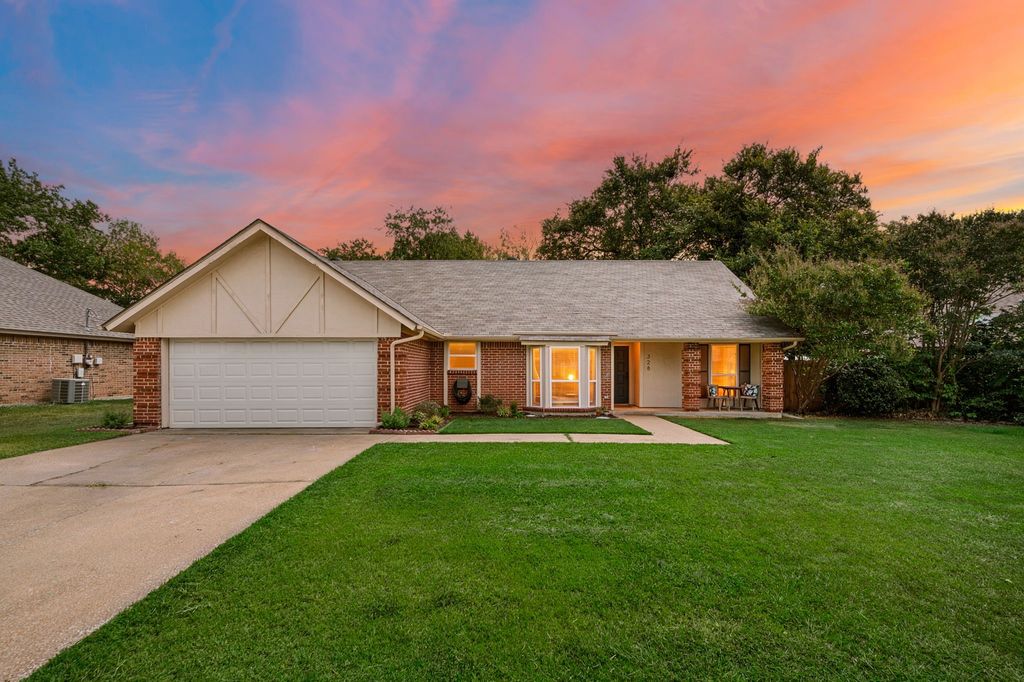 328 Cindy Street S, Keller, TX 76248 — exterior