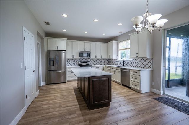 852 N JACKS LAKE ROAD, Clermont, FL 34711