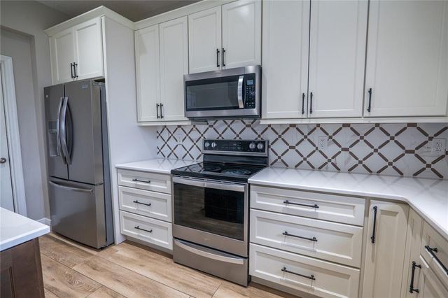 852 N JACKS LAKE ROAD, Clermont, FL 34711