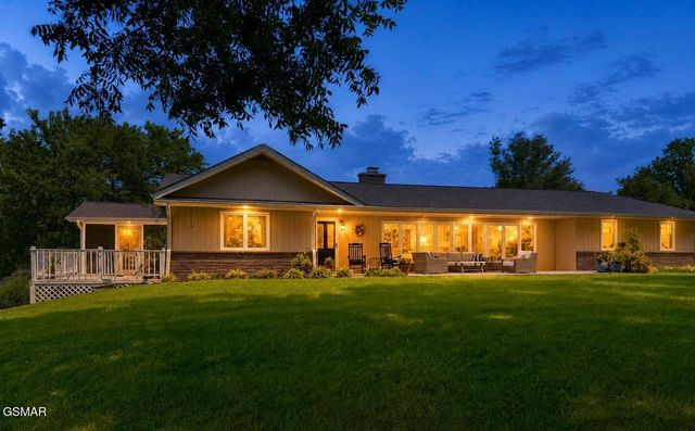 1230 Owens Lane, Dandridge, TN 37725