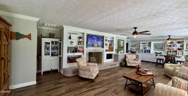 1230 Owens Lane, Dandridge, TN 37725