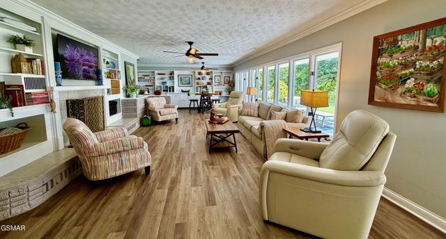 1230 Owens Lane, Dandridge, TN 37725