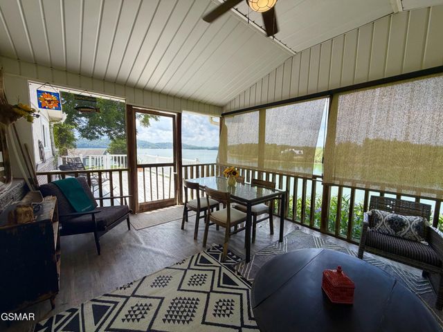 1230 Owens Lane, Dandridge, TN 37725