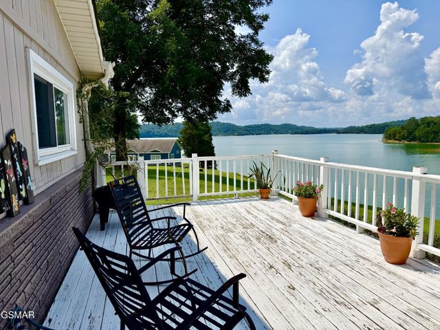 1230 Owens Lane, Dandridge, TN 37725