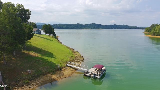 1230 Owens Lane, Dandridge, TN 37725