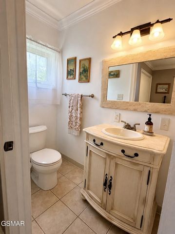 1230 Owens Lane, Dandridge, TN 37725