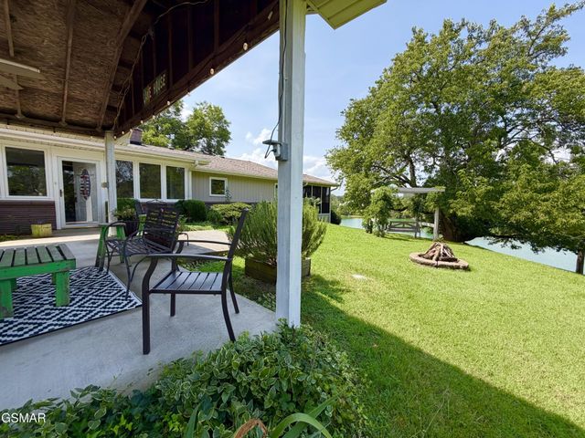 1230 Owens Lane, Dandridge, TN 37725