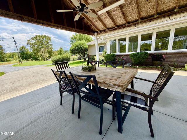 1230 Owens Lane, Dandridge, TN 37725