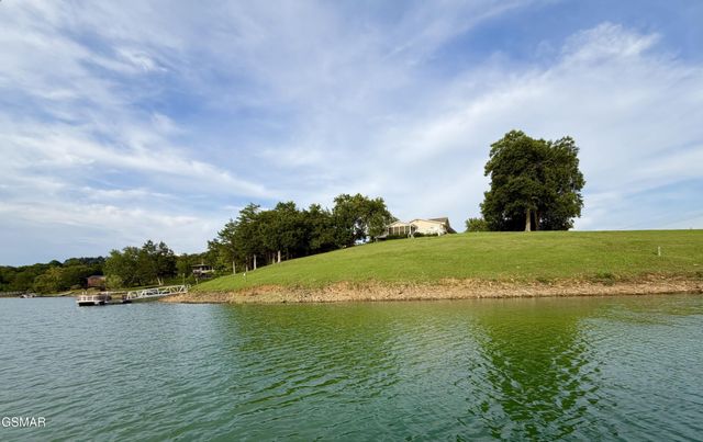 1230 Owens Lane, Dandridge, TN 37725