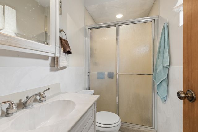 18 Mckinley Street, Lake In The Hills, IL 60156