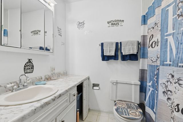 18 Mckinley Street, Lake In The Hills, IL 60156