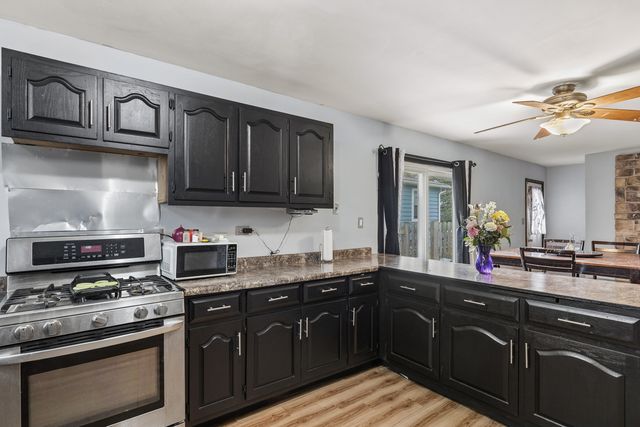 18 Mckinley Street, Lake In The Hills, IL 60156