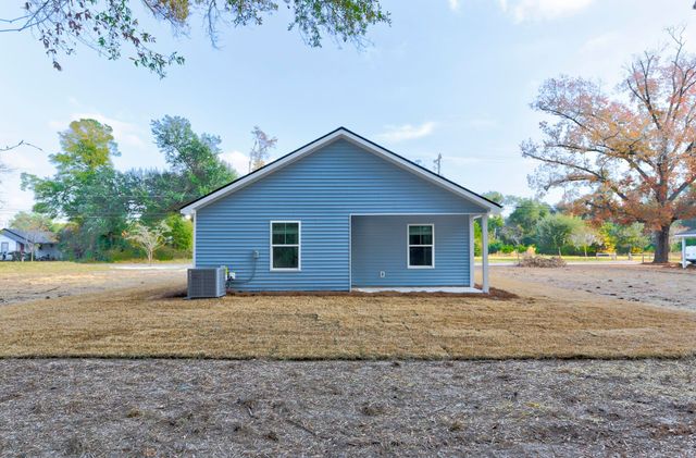 913 N Lemacks Street, Walterboro, SC 29488