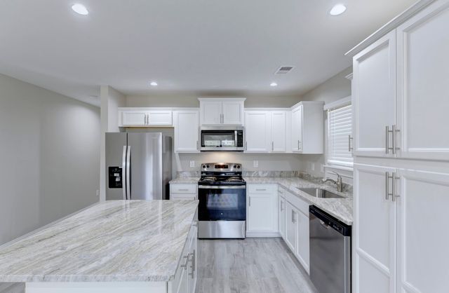 913 N Lemacks Street, Walterboro, SC 29488