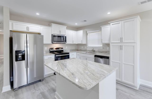 913 N Lemacks Street, Walterboro, SC 29488