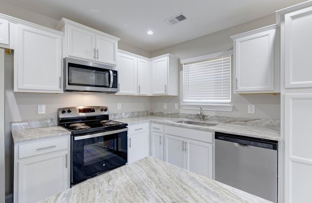 913 N Lemacks Street, Walterboro, SC 29488