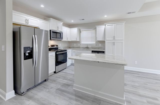 913 N Lemacks Street, Walterboro, SC 29488