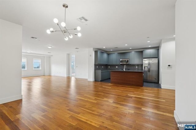 1 Executive 205, Fort Lee, NJ 07024