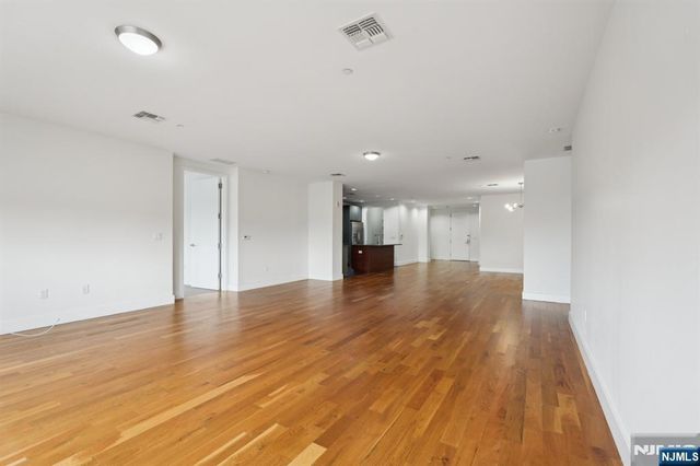 1 Executive 205, Fort Lee, NJ 07024