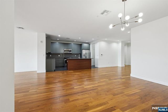 1 Executive 205, Fort Lee, NJ 07024
