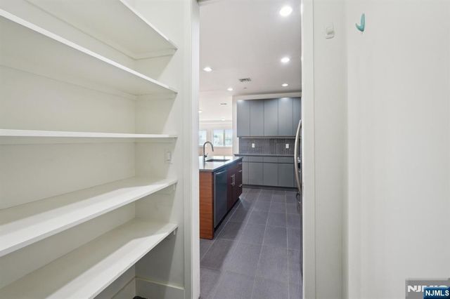 1 Executive 205, Fort Lee, NJ 07024