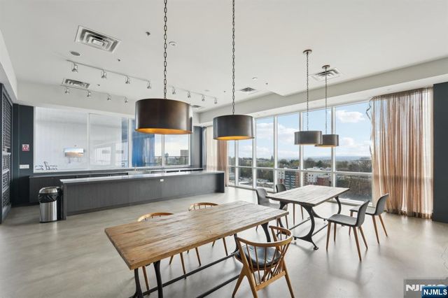 1 Executive 205, Fort Lee, NJ 07024