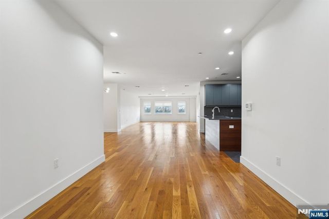 1 Executive 205, Fort Lee, NJ 07024