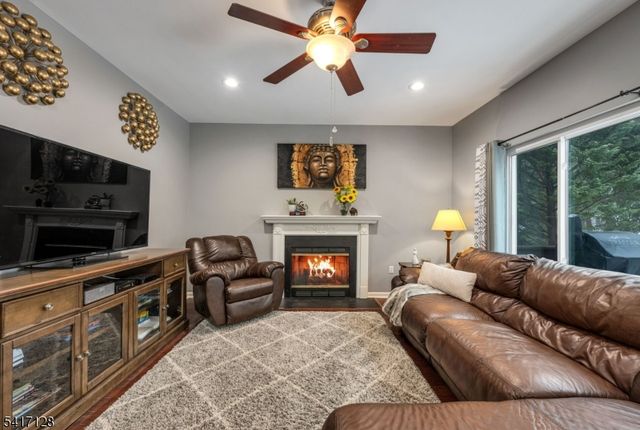 114 BLACK OAK TRAIL, Jefferson Twp., NJ 07849