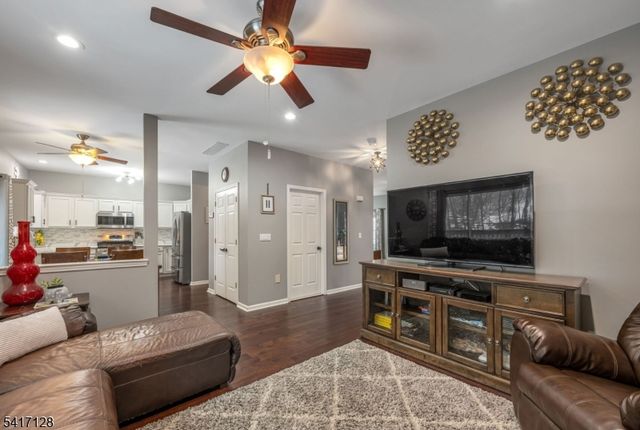 114 BLACK OAK TRAIL, Jefferson Twp., NJ 07849