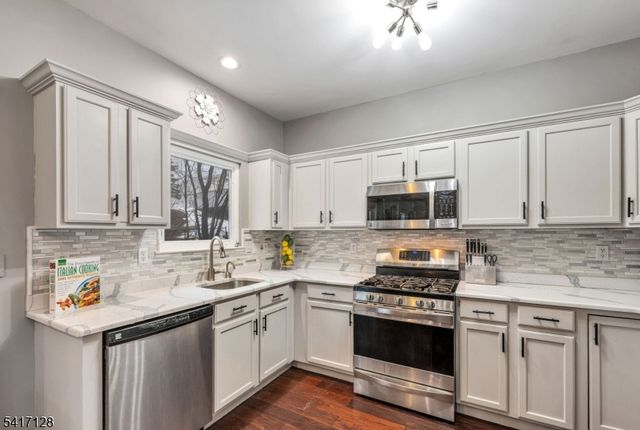 114 BLACK OAK TRAIL, Jefferson Twp., NJ 07849