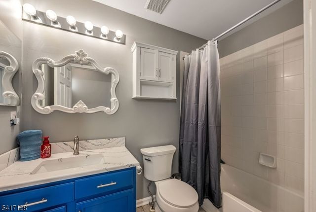 114 BLACK OAK TRAIL, Jefferson Twp., NJ 07849