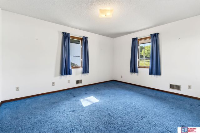 12101 N 126th Street, Omaha, NE 68124