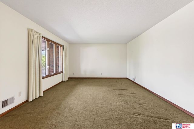 12101 N 126th Street, Omaha, NE 68124
