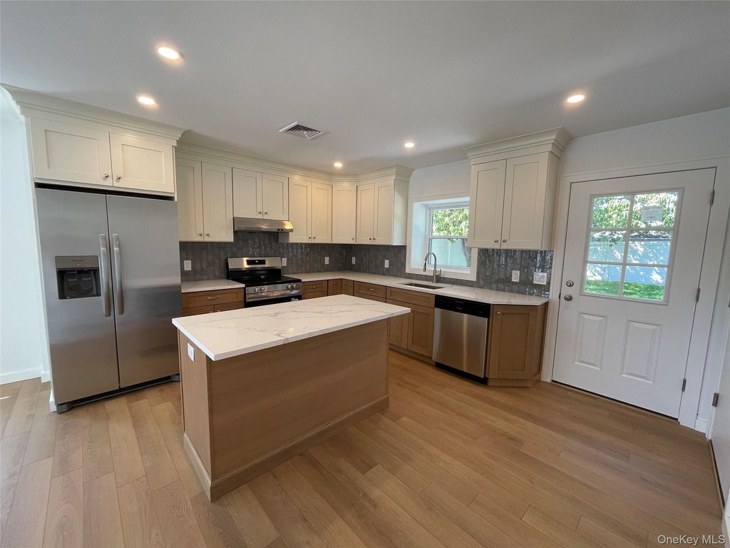 164 Elmwood Street, Valley Stream, NY 11581 — photo 4