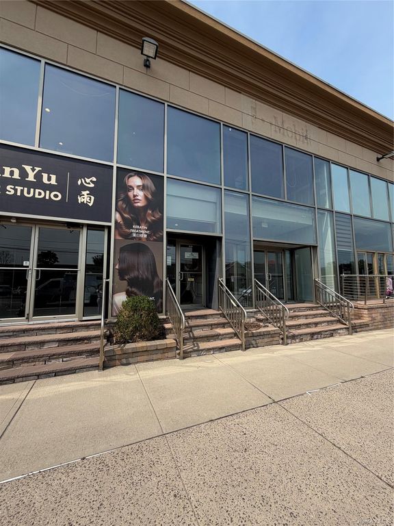 347 Jericho Turnpike, Syosset, NY 11791 — photo 3